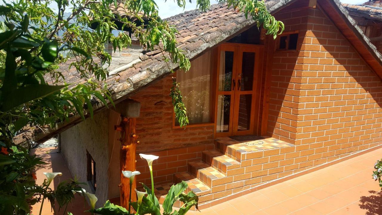 Atallaro Country house *